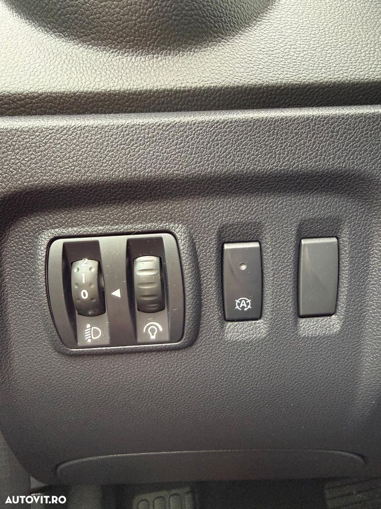 Renault Captur TCe 150 EDC GPF BOSE EDITION - 27