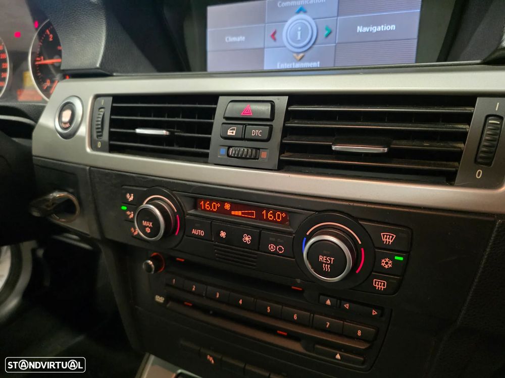 BMW 320 d Navigation - 32