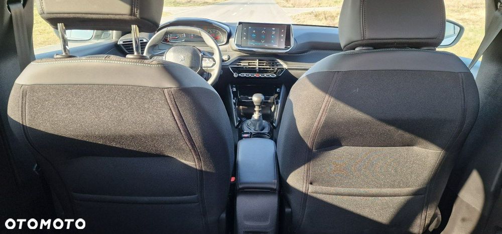 Peugeot 208 - 14