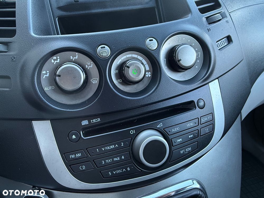 Mitsubishi Grandis - 35