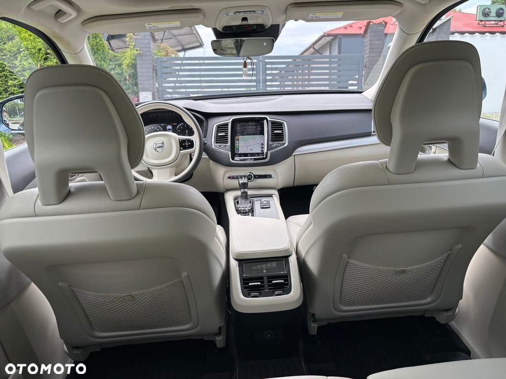 Volvo XC 90 - 21