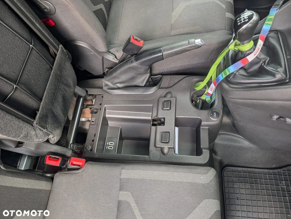 Ford Transit Connect - 26