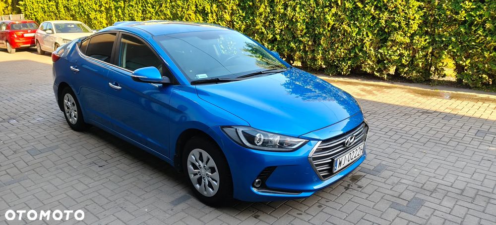 Hyundai Elantra 1.6 Comfort - 13