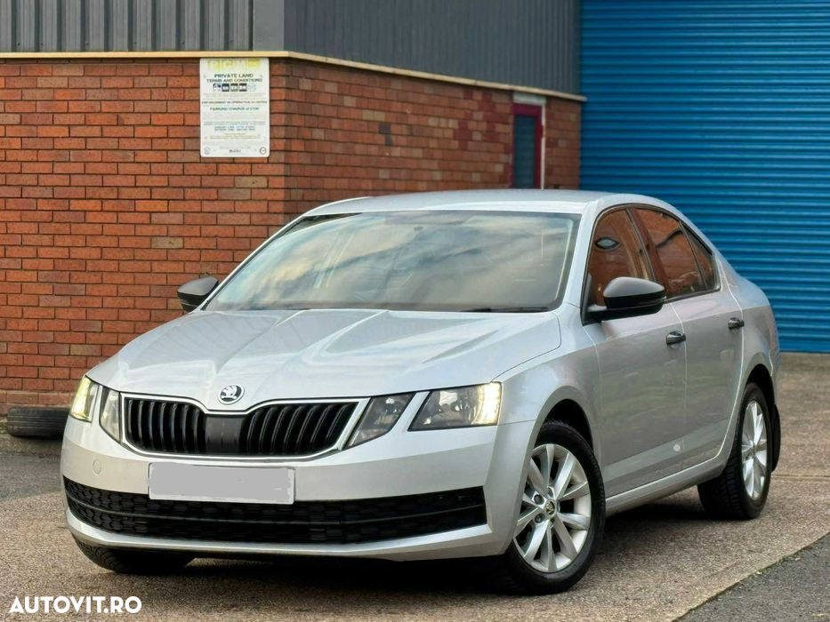 Dezmembrez Skoda Octavia 2.0, 2017, cutie viteze automata, culoare gri - 2