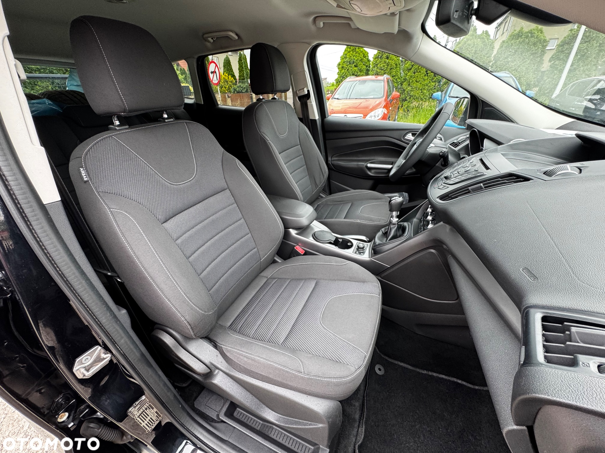 Ford Kuga 1.6 EcoBoost 2x4 Trend - 35