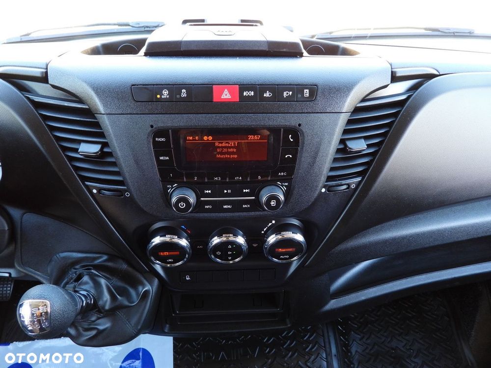 Iveco DAILY 50C17 PLANDEKA 10 PALET TEMPOMAT BLIŹNIACZE KOŁA KLIMATYZACJA  180KM - 36