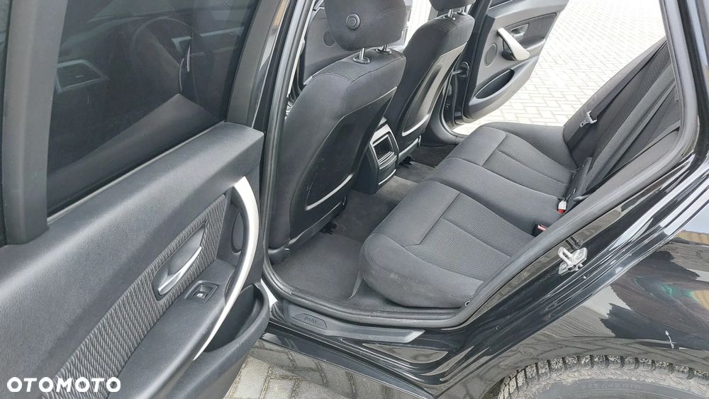 BMW Seria 3 316d M Sport - 8