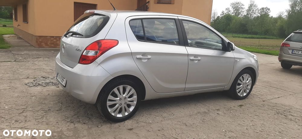 Hyundai i20 - 19