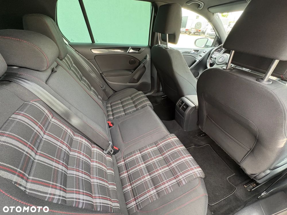 Volkswagen Golf 2.0 GTI DSG - 10