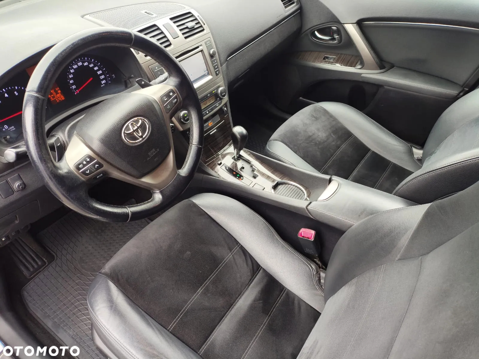 Toyota Avensis 1.8 Premium MS - 10