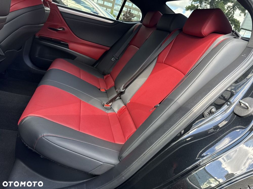 Lexus ES 300h F Sport Edition - 12