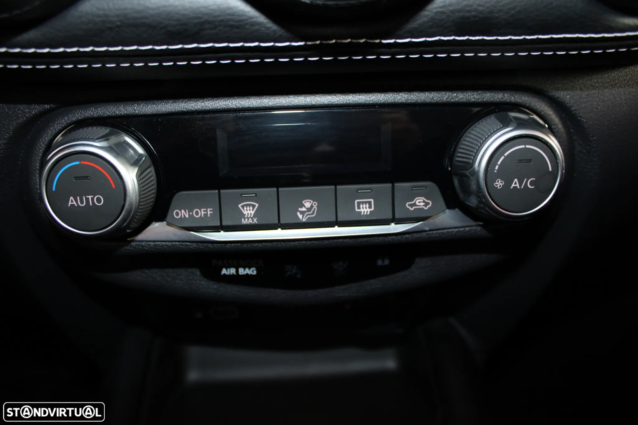 Nissan Juke 1.0 DIG-T N-Connecta - 17
