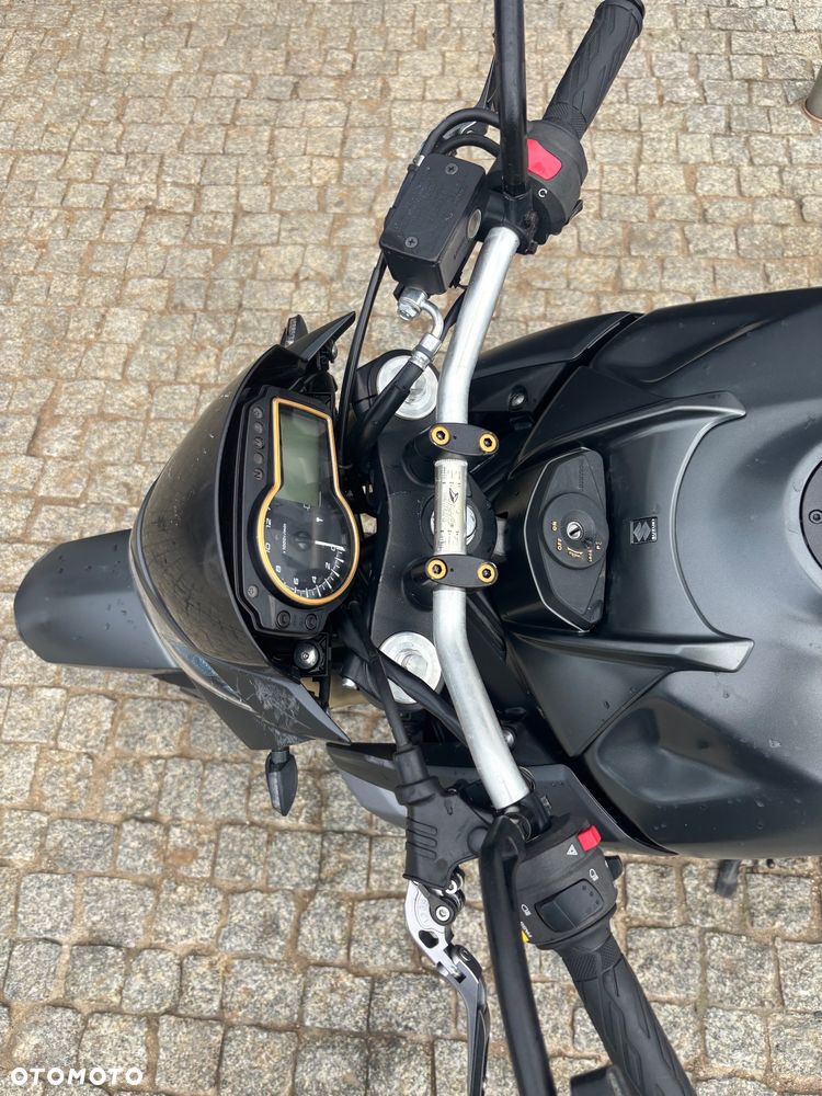 Suzuki GSR - 3