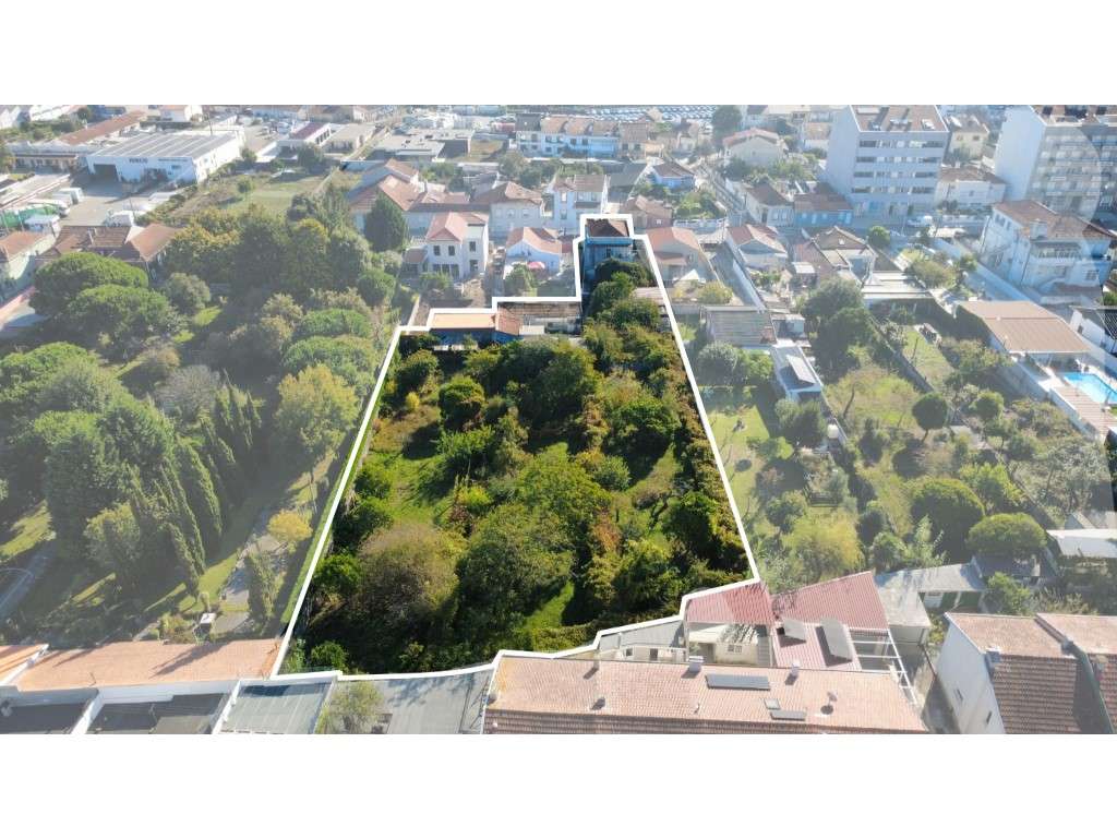 Propriedade para recuperação ou construção em altura - Grande imagem: 3/6