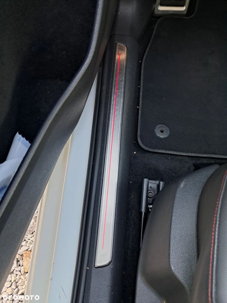 Volkswagen Golf - 23