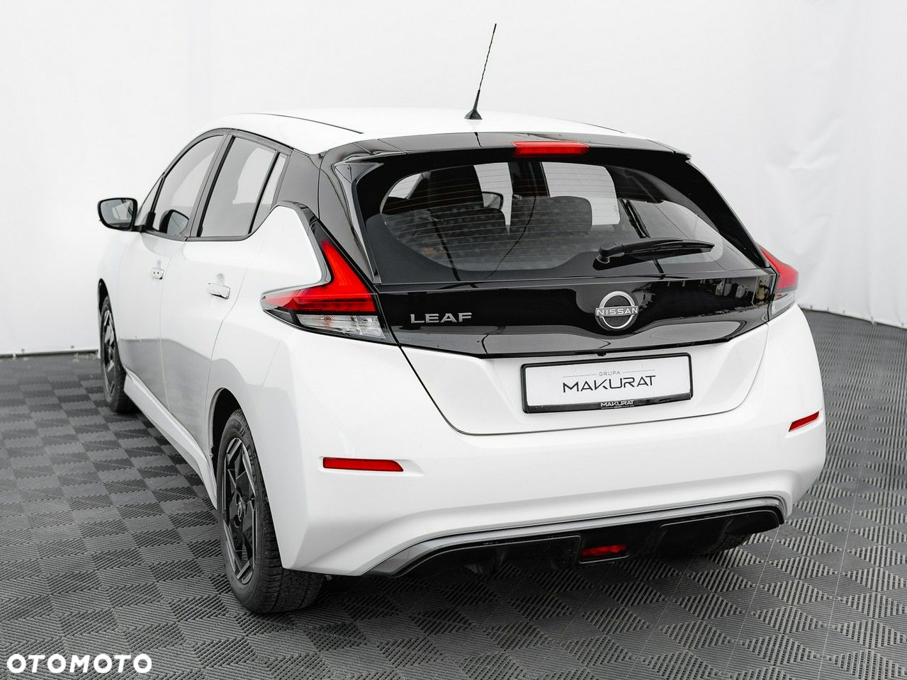 Nissan Leaf - 5