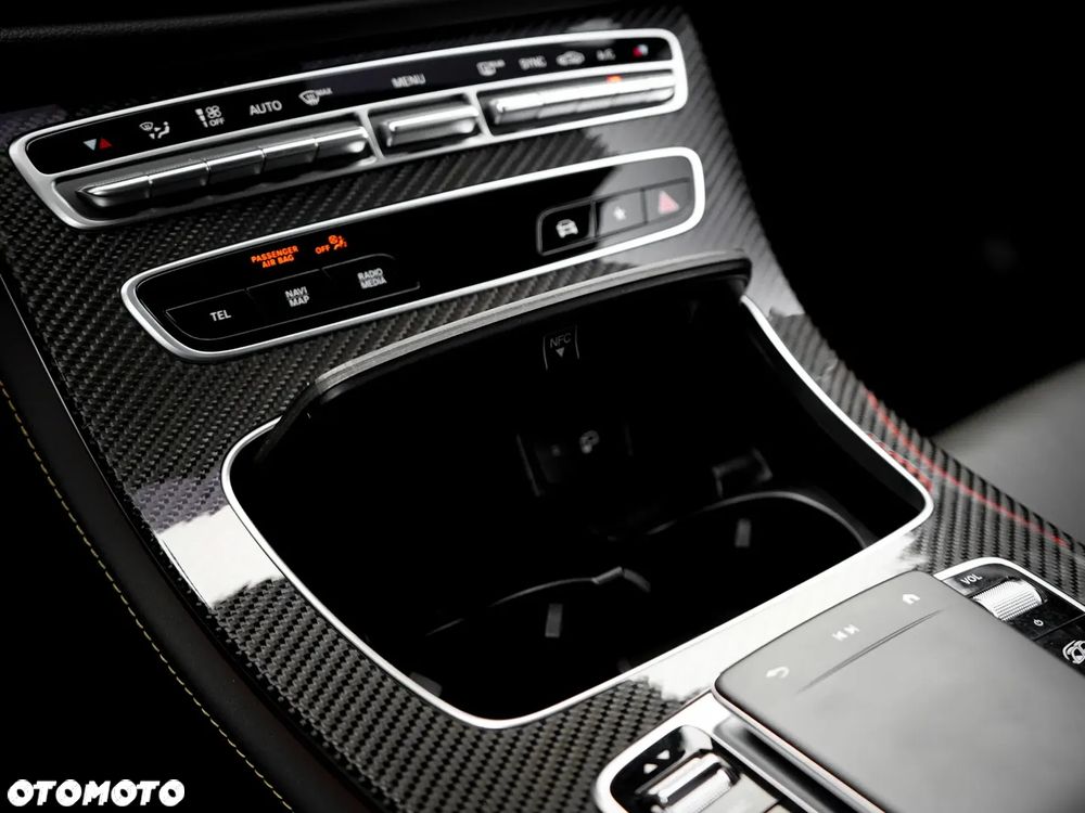 Mercedes-Benz Klasa E AMG 63 S 4Matic+ AMG Speedshift MCT-9G Final Edition - 23
