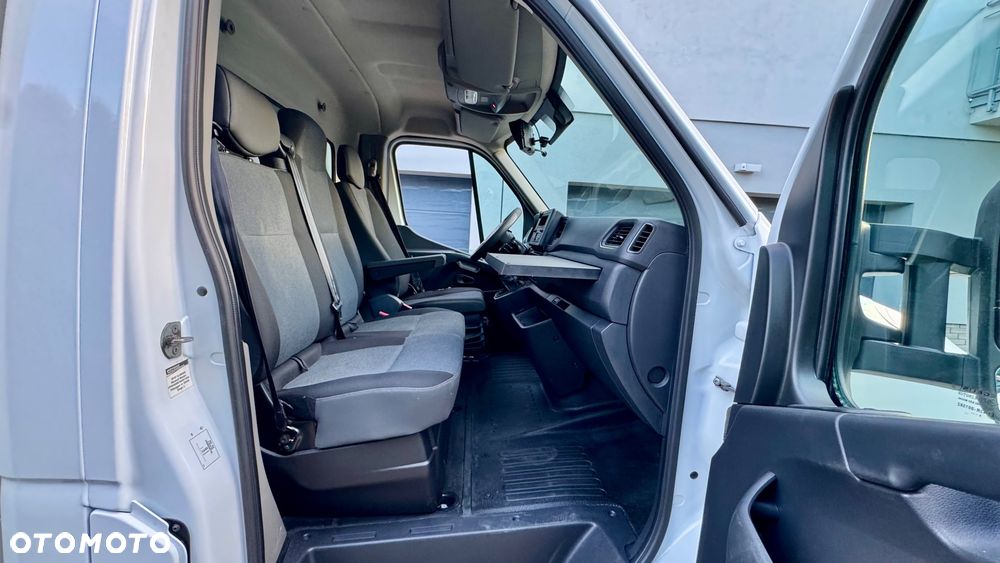 Renault Renault Master kontener Rampa Izoterma najazd WINDA 3 miejsca izolowany budka na rama 6EP 8EP - 19