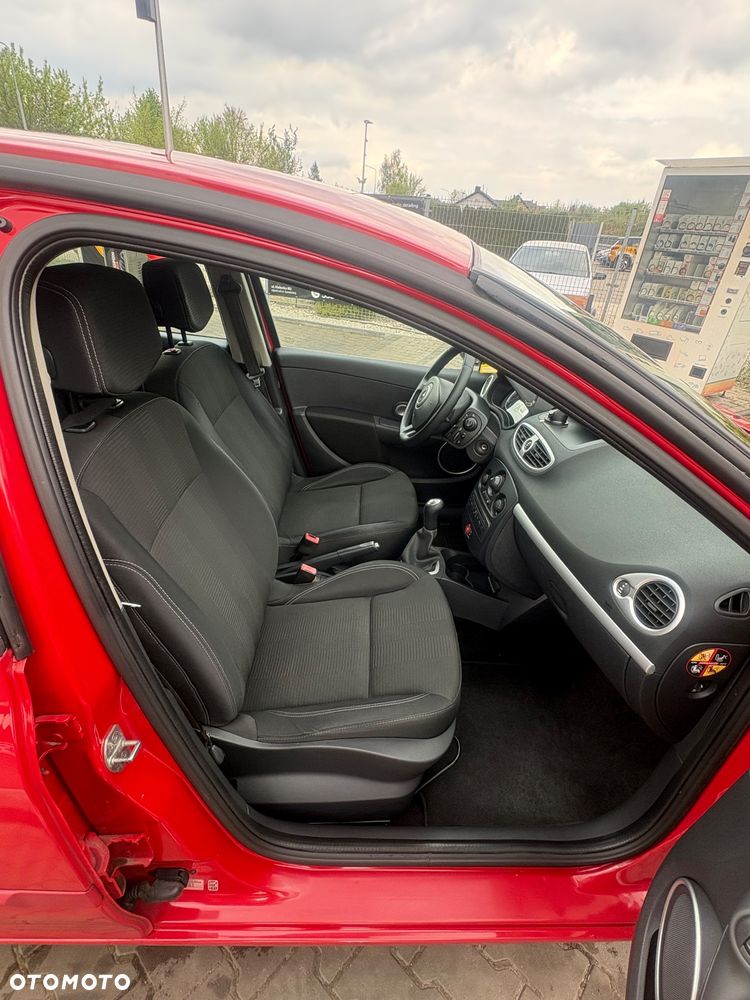 Renault Clio 1.2 16V 75 Dynamique - 12