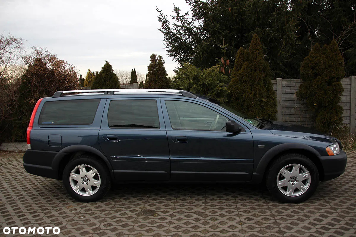 Volvo XC 70 D5 AWD Momentum - 6
