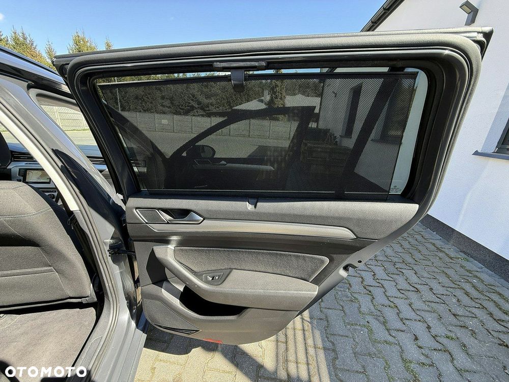 Volkswagen Passat - 15