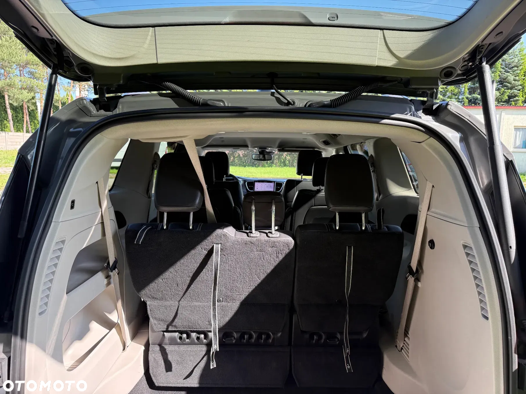 Chrysler Pacifica - 25