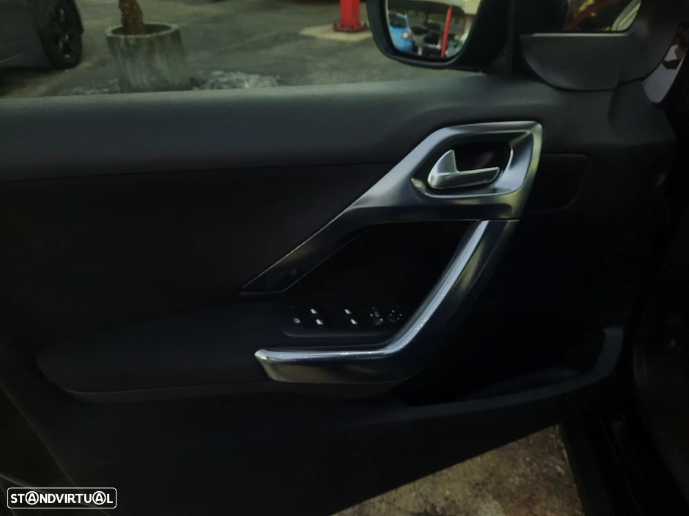 Peugeot 2008 1.6 BlueHDi Allure - 19