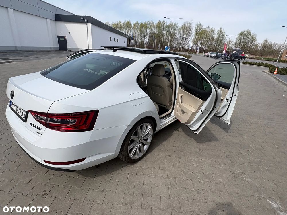 Skoda Superb 2.0 TDI 4x4 L&K DSG - 10