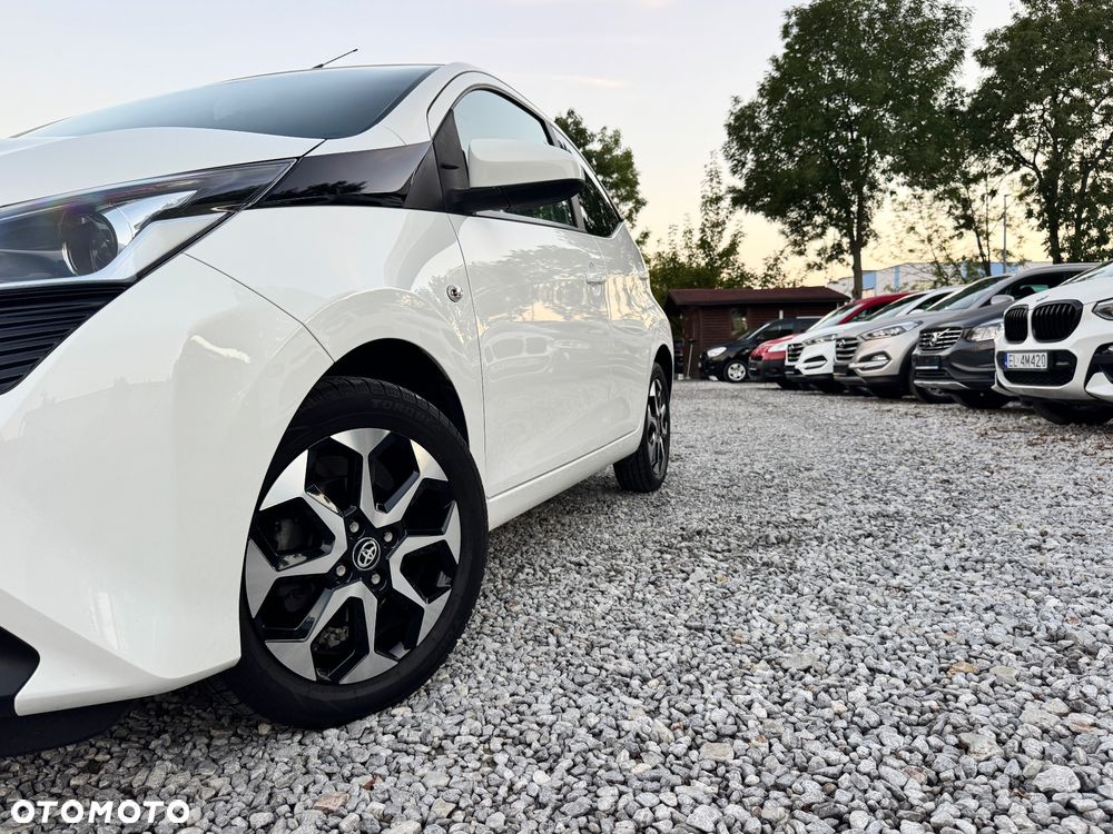 Toyota Aygo x.shift x-play connect - 18