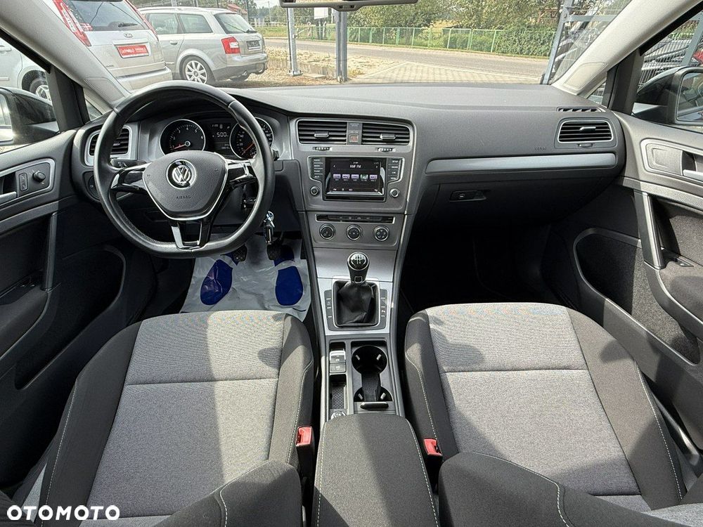 Volkswagen Golf - 5
