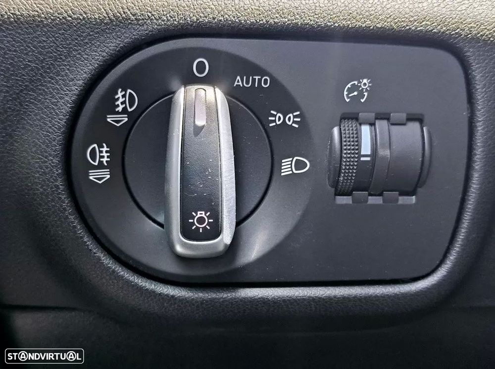 Audi A1 1.6 TDI S-line S-Tronic - 26