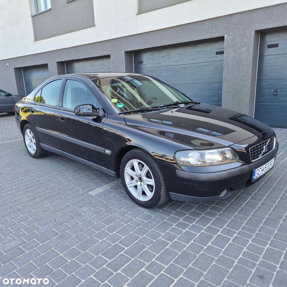 Volvo S60 2.4 Momentum - 1