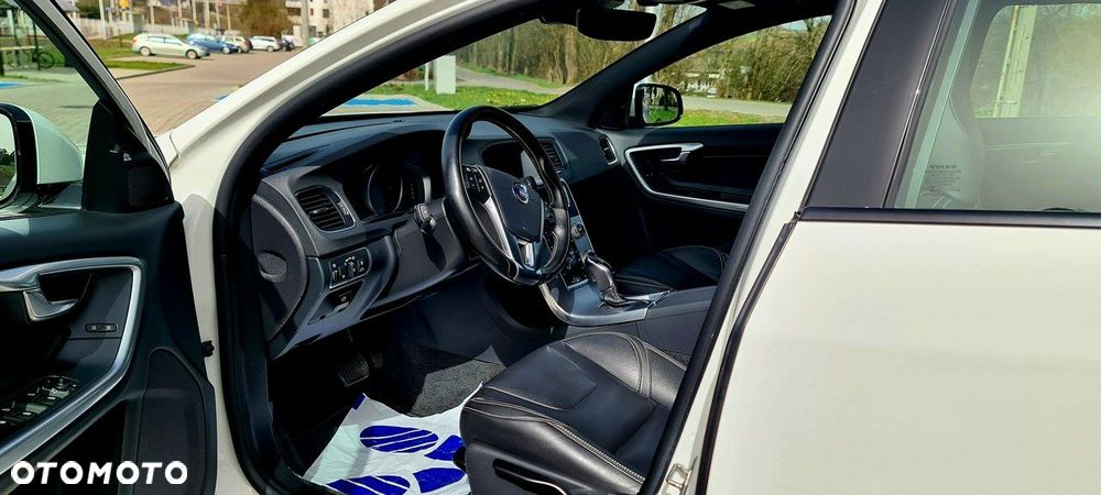 Volvo V60 D2 Geartronic Summum - 20