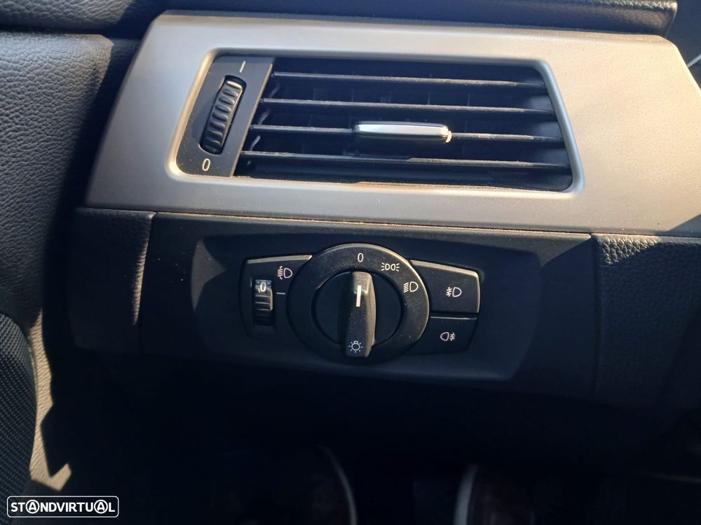 BMW 320 d Touring Sport - 12