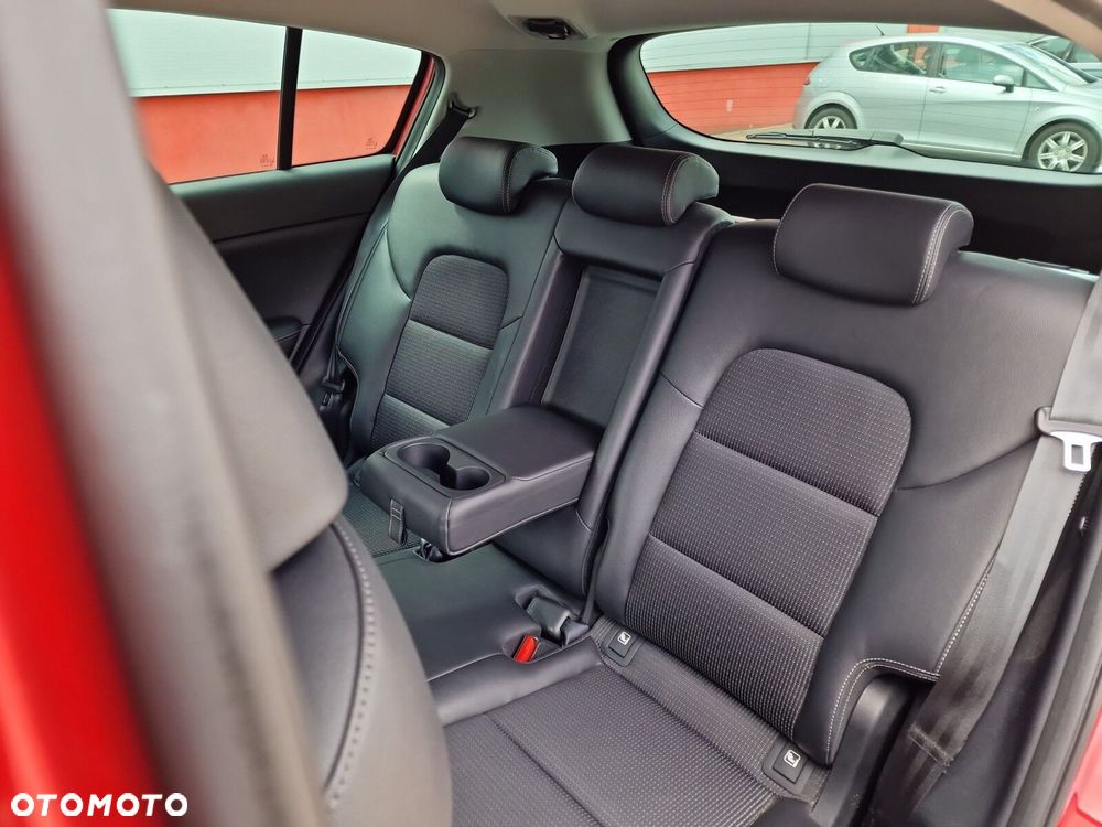 Kia Sportage 1.6 GDI Black Edition 2WD - 31