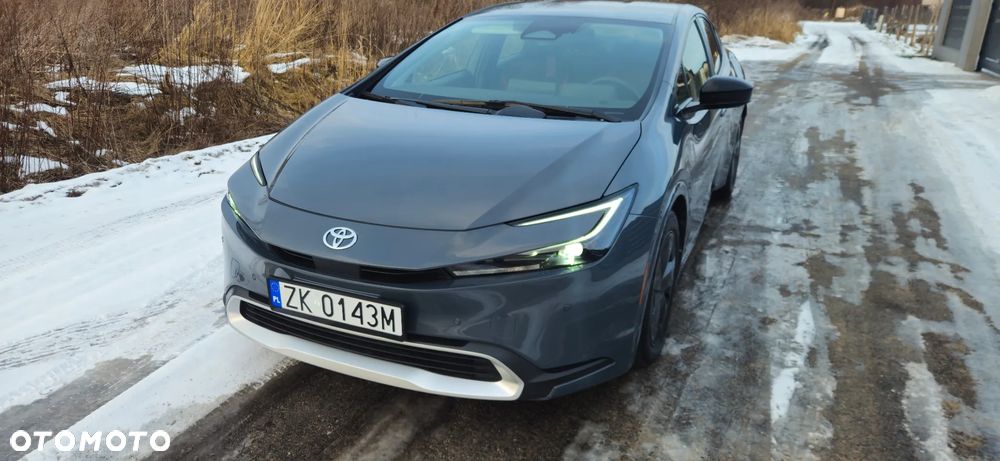 Toyota Prius Hybrid Advanced - 2