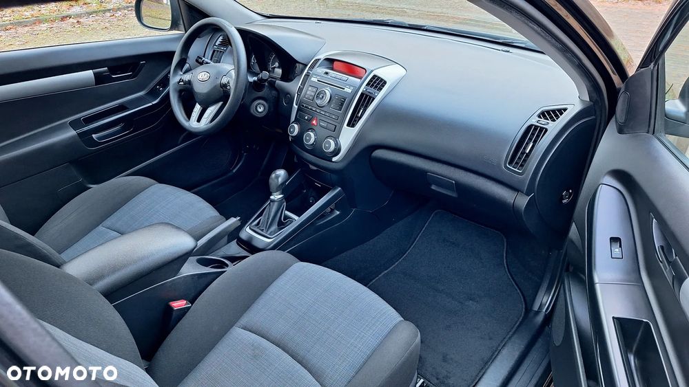 Kia ProCeed 1.4 CVVT Dream-Team Edition - 14