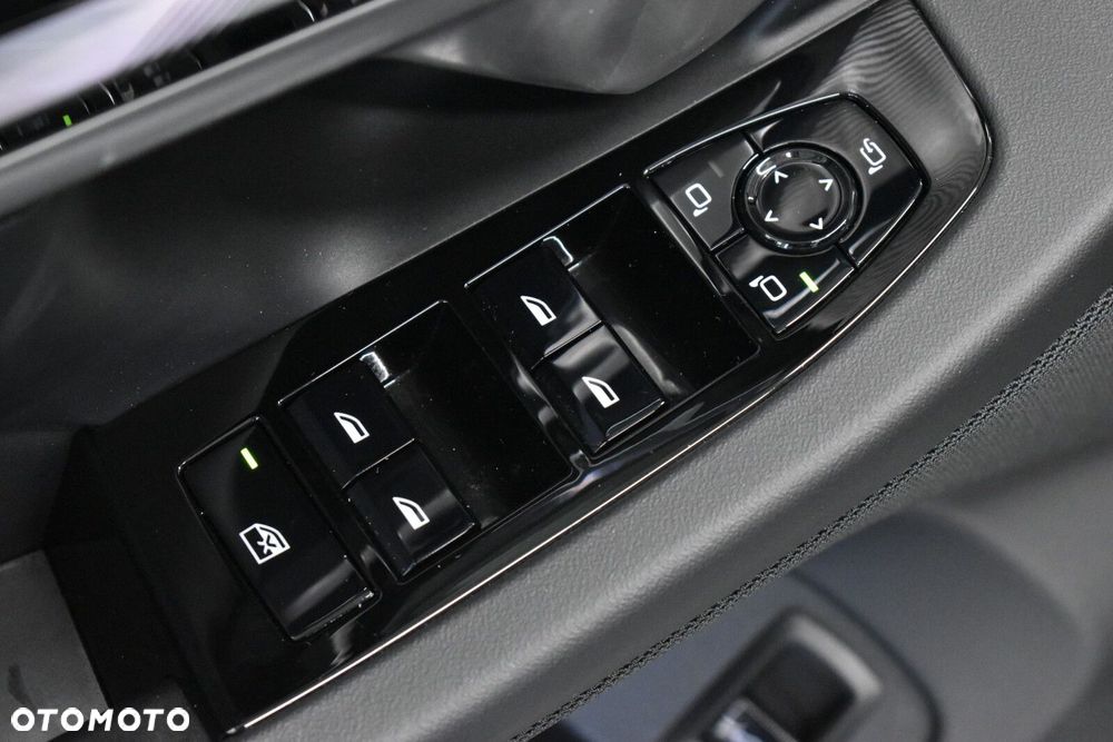 BMW Seria 5 520d xDrive mHEV M Sport - 8