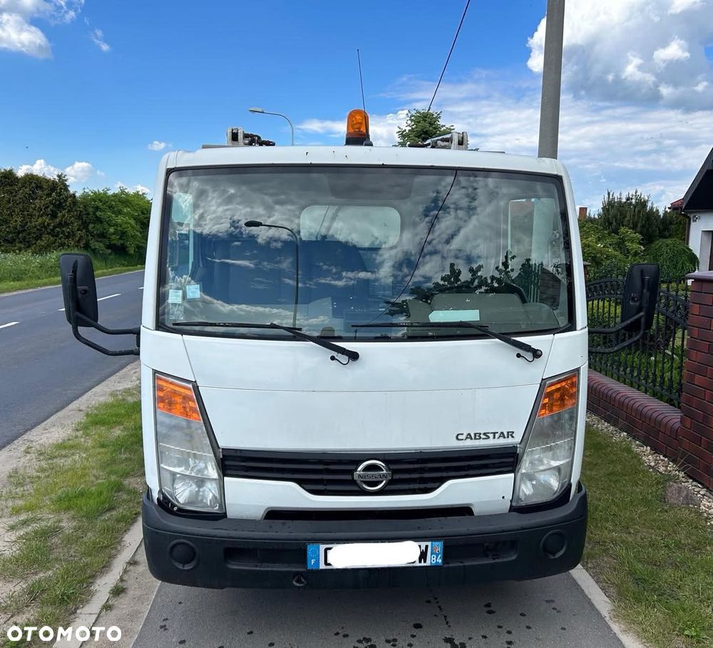 Nissan Cabstar - 1