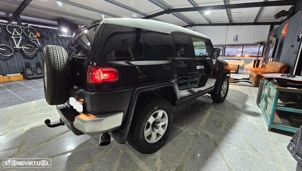 Toyota FJ Cruiser - 7
