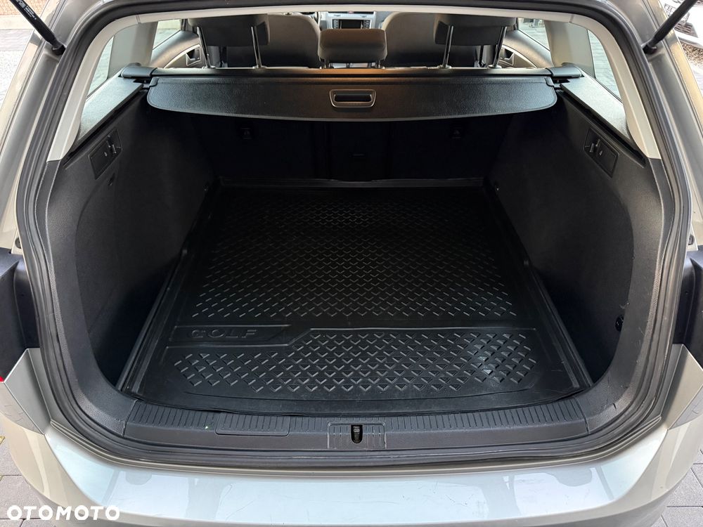 Volkswagen Golf - 23