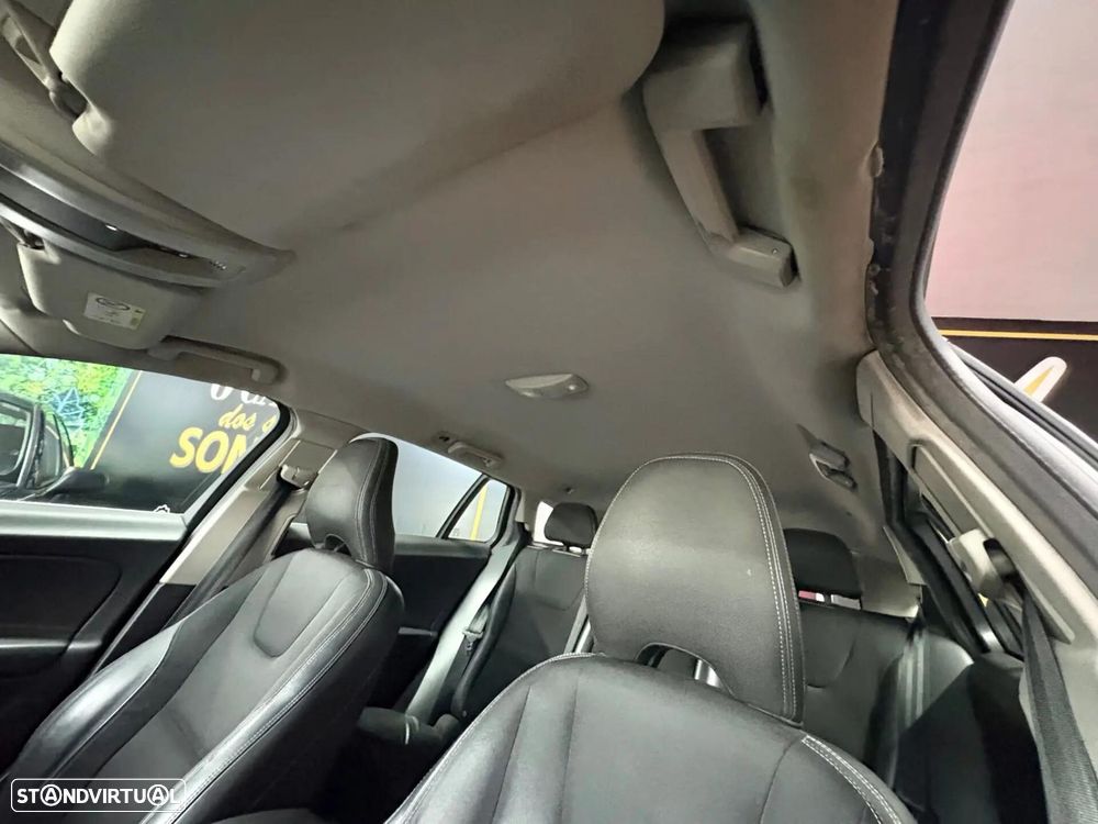 Volvo V60 2.0 D2 Summum Geartronic - 31