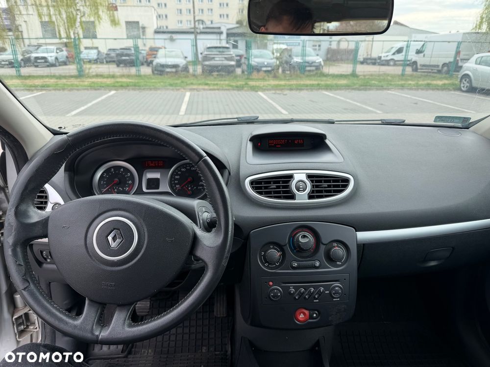 Renault Clio 1.2 16V 75 Expression - 15