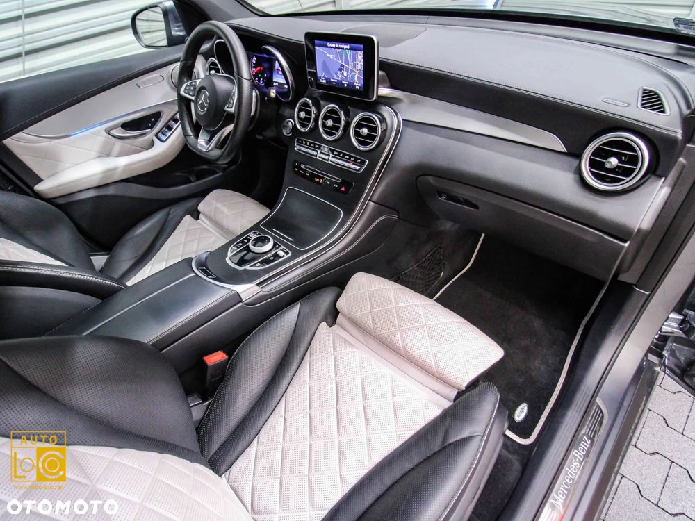Mercedes-Benz GLC 250 4Matic 9G-TRONIC AMG Line - 9