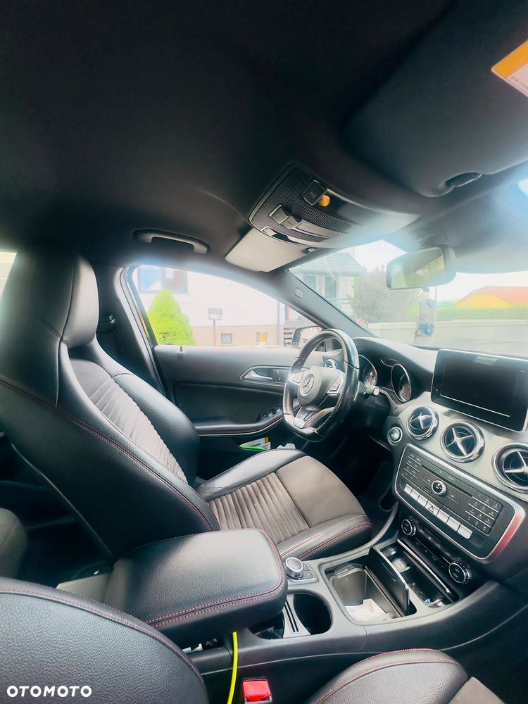 Mercedes-Benz GLA 200 7G-DCT AMG Line - 2