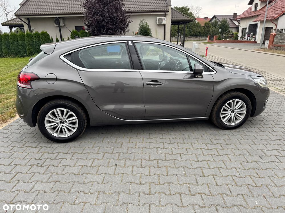 Citroën DS4 e-HDi 115 Chic - 10