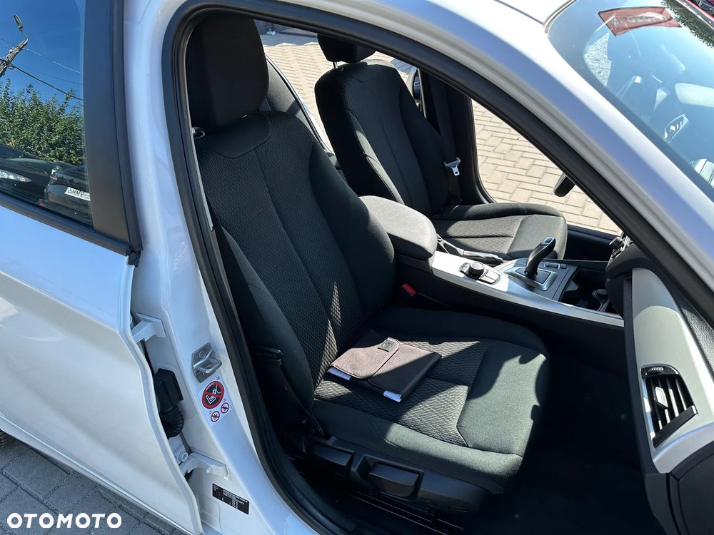 BMW Seria 1 - 21