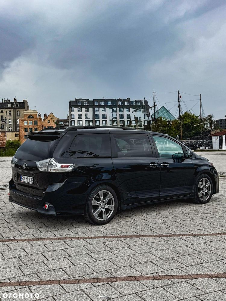 Toyota Sienna 3.5 V6 SE - 5