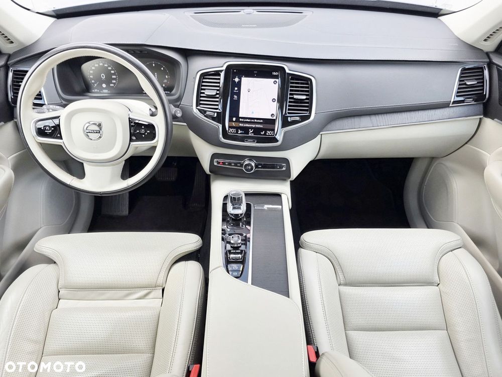 Volvo XC 90 - 21