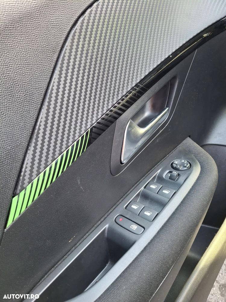 Peugeot 208 1.2 L PureTech STT Active Pack - 12